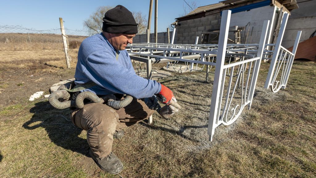 Moldova building beds