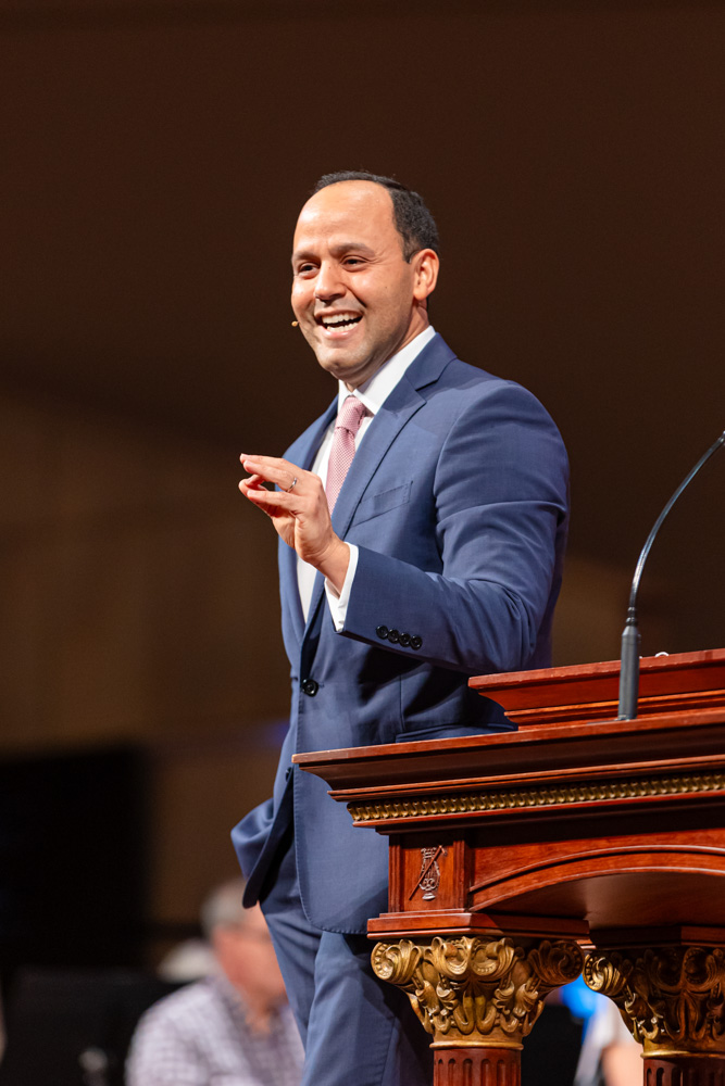 Edgar Aponte accepts call to Idlewild pastorate