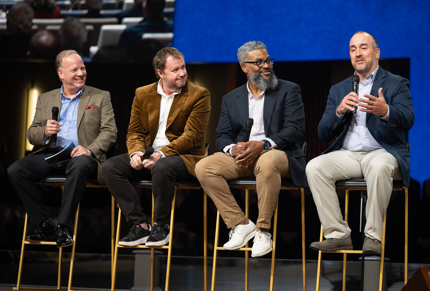 Las convenciones estatales mantienen estables los porcentajes de donaciones al PC y celebran el Centenario del PC
