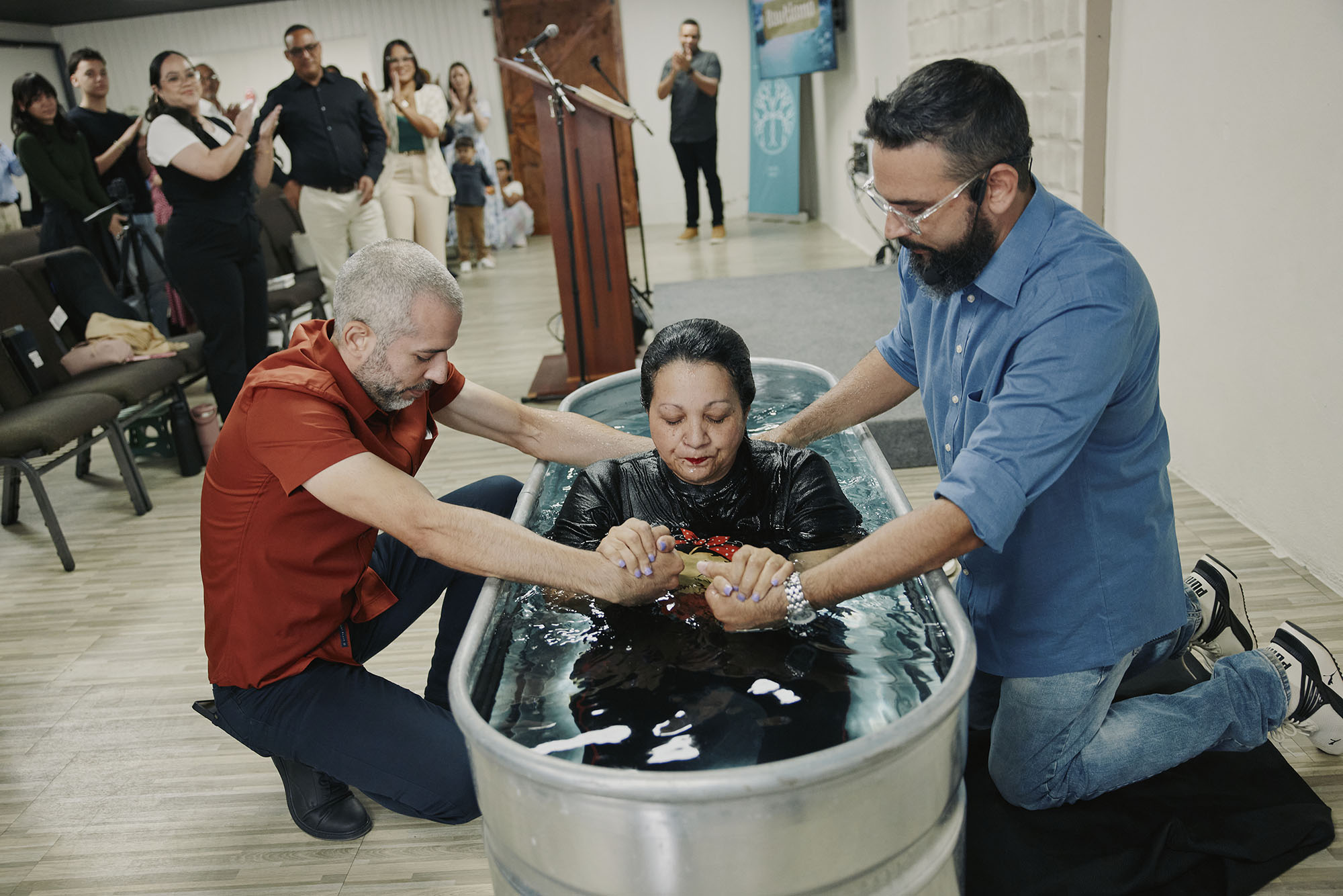 El ministerio de compasión ayuda a una familia misionera dedicada a la fundación de iglesias a «pensar en grande» en Puerto Rico