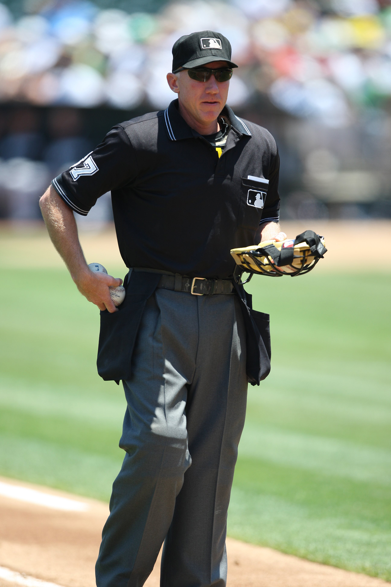 World Series umpire Lance Barksdale's pivotal moment