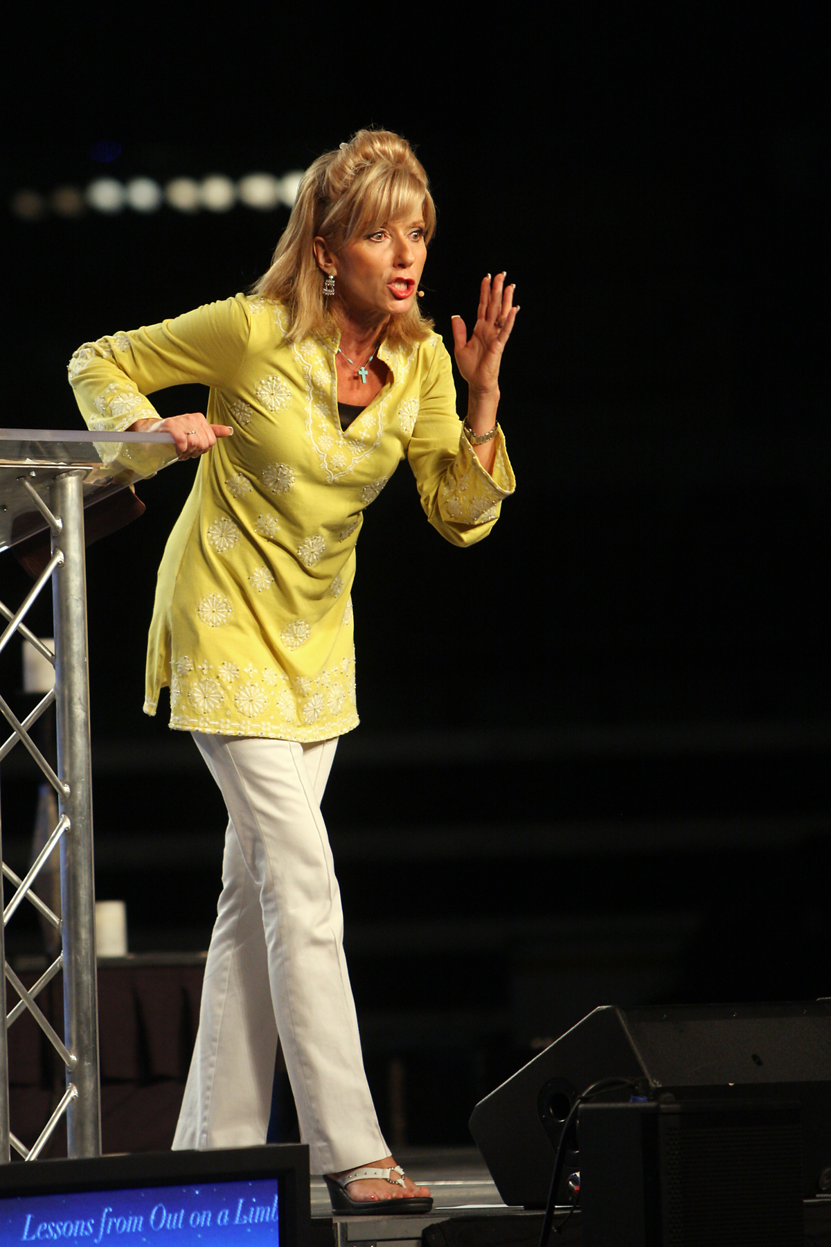 In Mich., Beth Moore goes out on a limb | Baptist Press